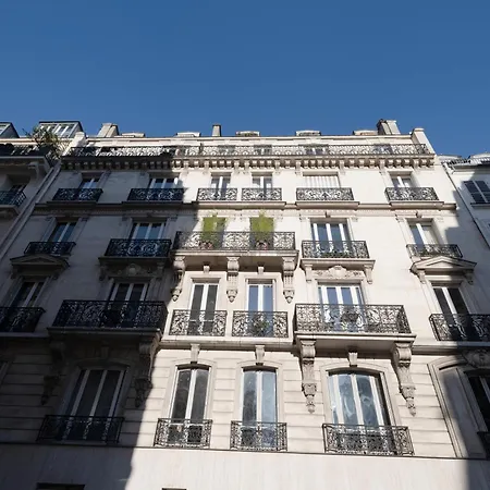 Apartment Eiffel Tower Design
